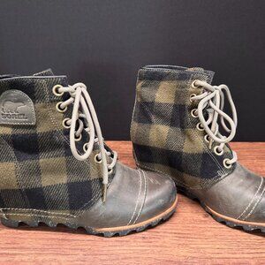 Sorel Women’s US 8 Green Plaid Wedge Lace-Up Boots